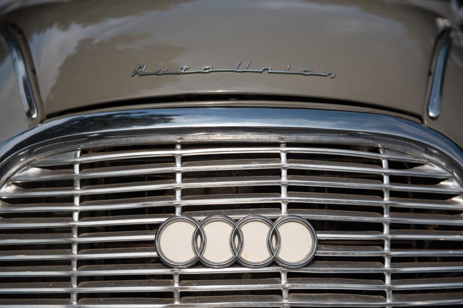 Логотип Auto Union 1000 S Coupe DeLuxe 1959 года  (фото 16 из 21)